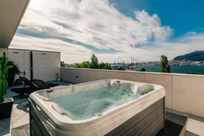 River Town View - Luxury Apartment with Jacuzzi on Terrace